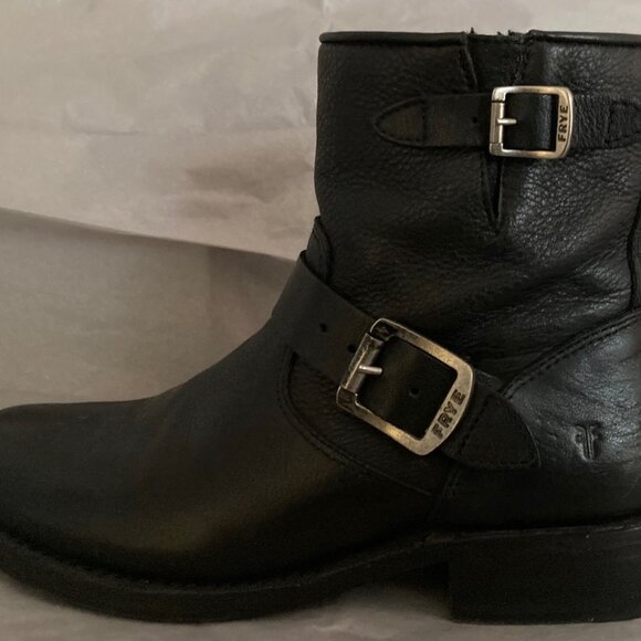 7.5 medium Frye gently used VICKI bootie with two logo buckles. - Picture 2 of 5